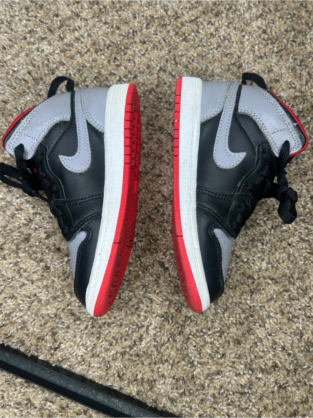 Two pairs of shoes, $45 ending date on July 4 DQ8423-006 Nike GS Air Jordan 1